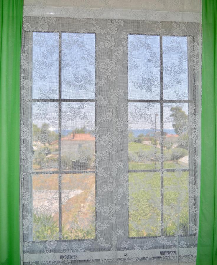 Troumpas Family Rooms & Apartments Leonídion Екстериор снимка